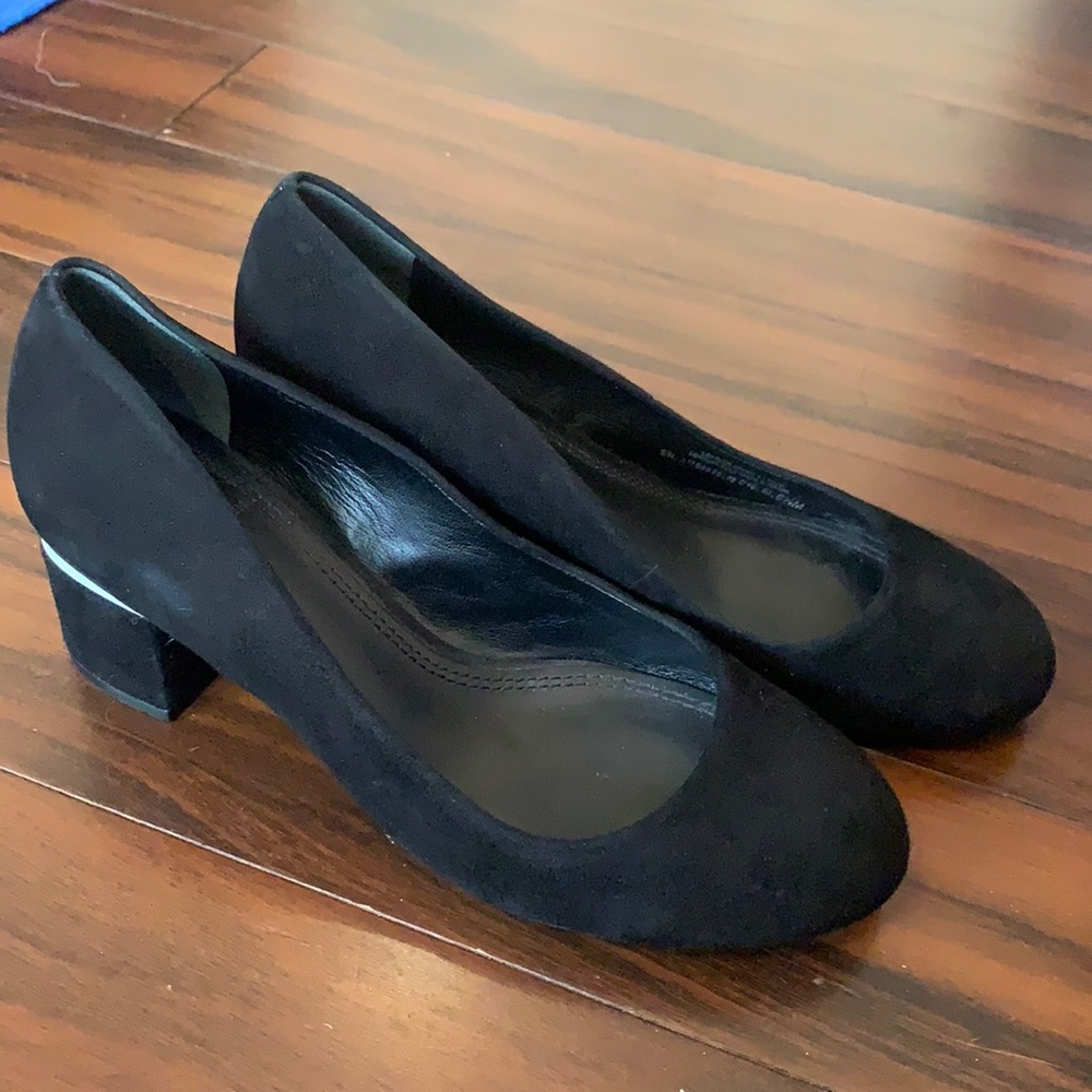 Tory Burch Jones Suede Pump